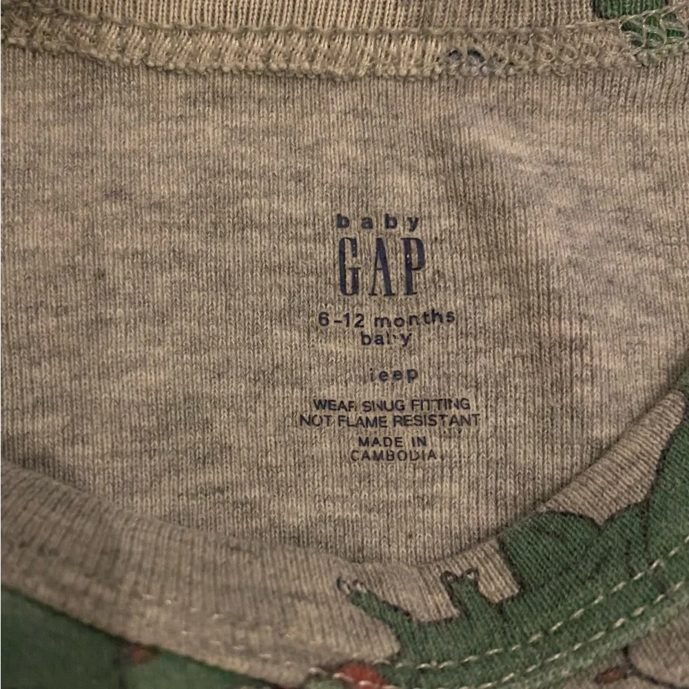2/$25 - GAP Kids Snowboarding Dinosaur Pajama Set - size 6-12 mo